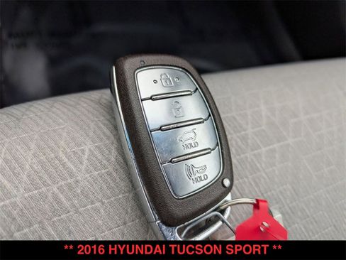 Used 2016 Hyundai Tucson Sport image 32