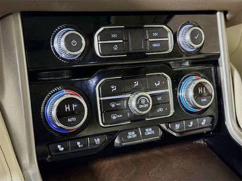 Used 2021 GMC Yukon Denali w/ Denali Premium Package image 14