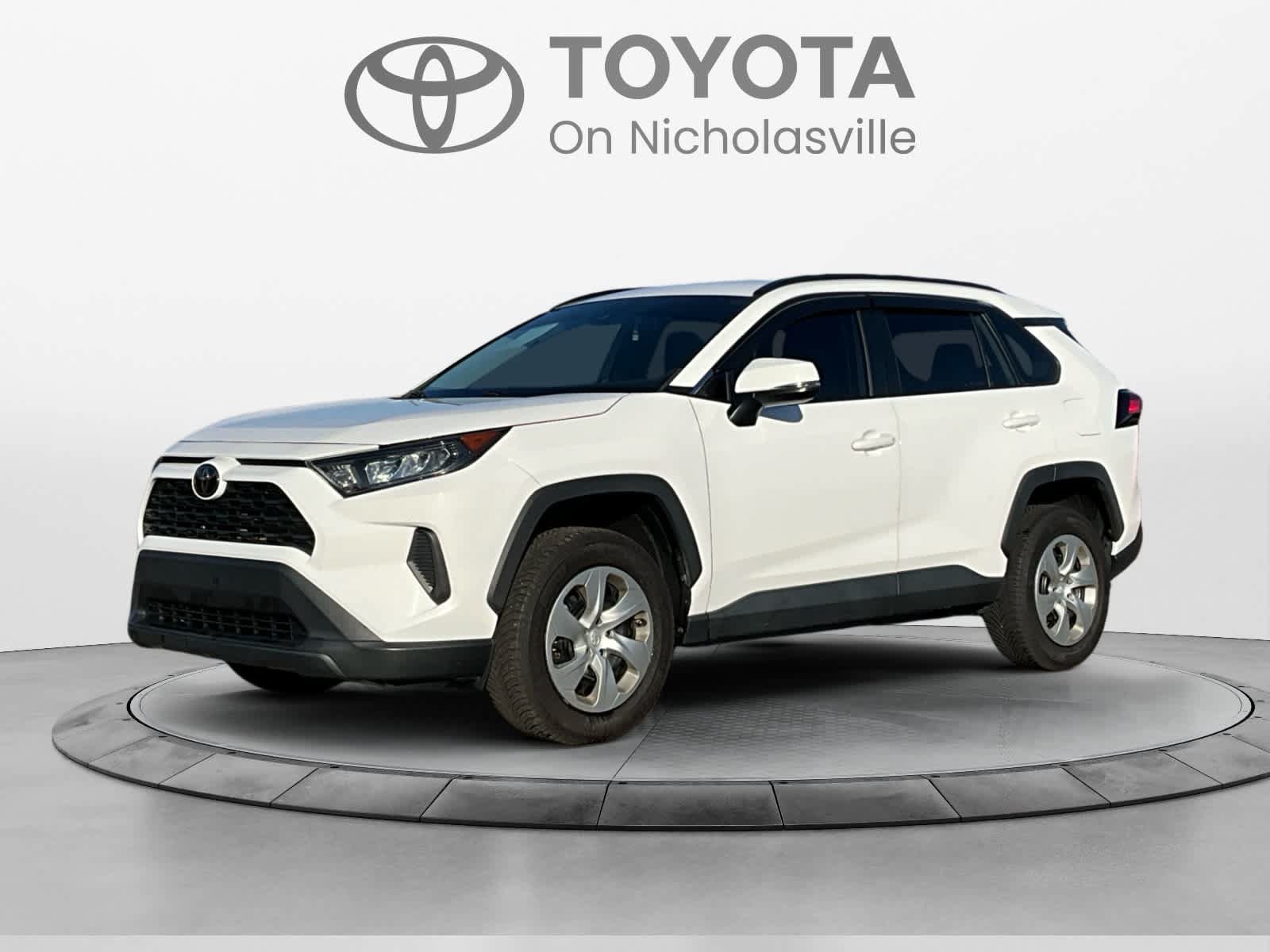 Used 2021 Toyota RAV4 LE FWD image 1