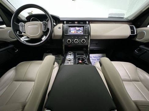 Used 2017 Land Rover Discovery SE AWD/4WD image 17