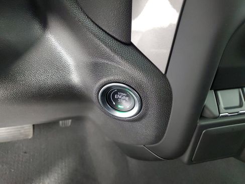 Used 2025 Chevrolet Silverado 1500 Custom image 18