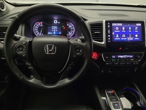 Used 2017 Honda Pilot Touring image 22
