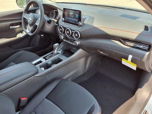 New 2025 Nissan Sentra SR w/ Midnight Edition FWD image 16