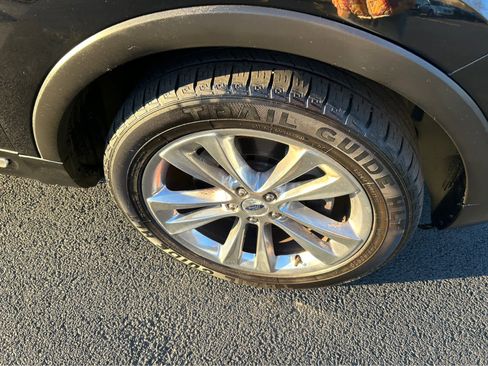 Used 2018 Ford Explorer XLT w/ Equipment Group 202A image 31