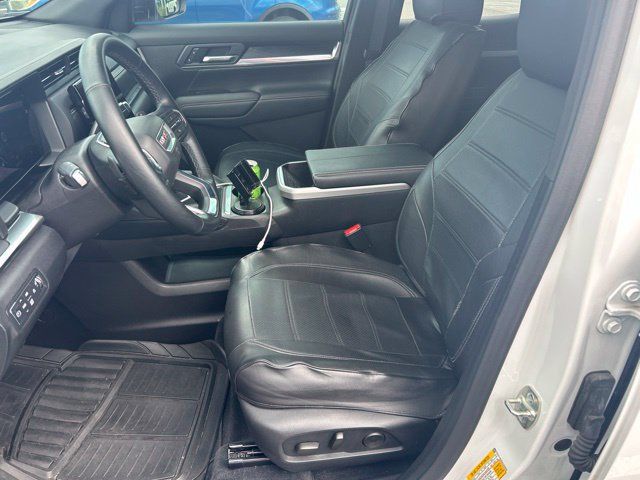 Used 2025 GMC Terrain Elevation w/ Elevation Premium Package AWD/4WD image 8