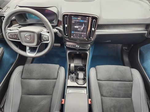 Used 2023 Volvo XC40 Recharge Ultimate image 26