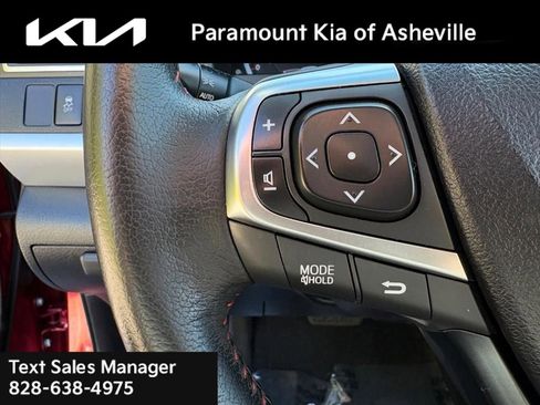 Used 2015 Toyota Camry SE image 12