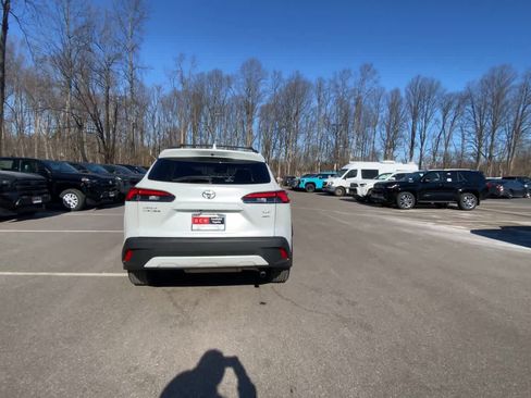 Used 2023 Toyota Corolla Cross XLE w/ Convenience Package image 15