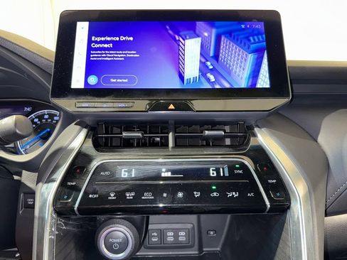 Certified 2023 Toyota Venza XLE AWD/4WD image 26