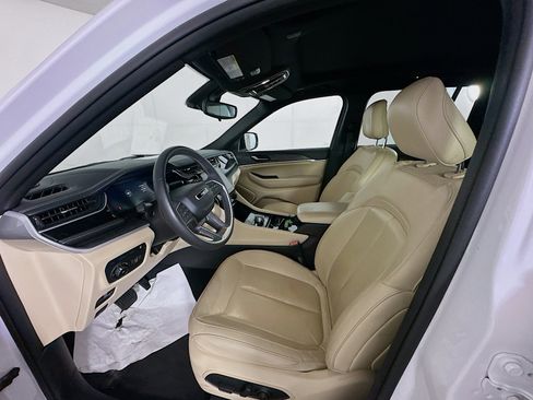 Used 2022 Jeep Grand Cherokee Limited 4xe image 13