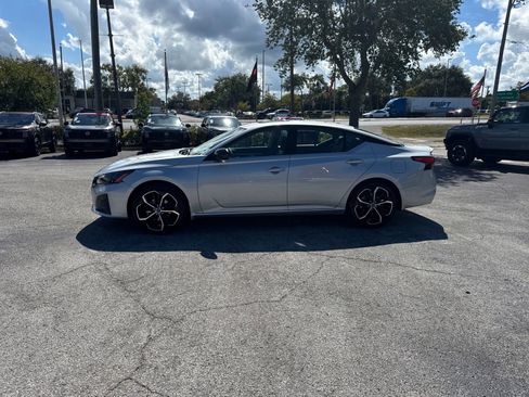 New 2025 Nissan Altima 2.5 SR w/ SR Premium Package image 10