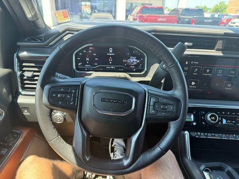 Used 2024 GMC Sierra 3500 Denali Ultimate AWD/4WD image 22