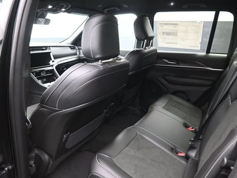 New 2026 Jeep Grand Cherokee Altitude RWD image 2