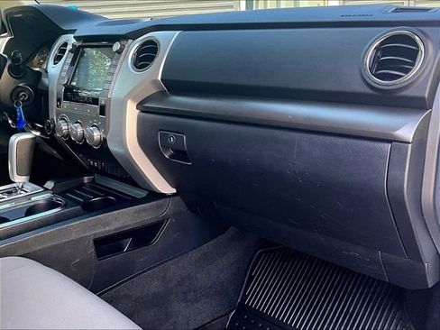 Used 2020 Toyota Tundra SR5 w/ SR5 Upgrade Package AWD/4WD image 17