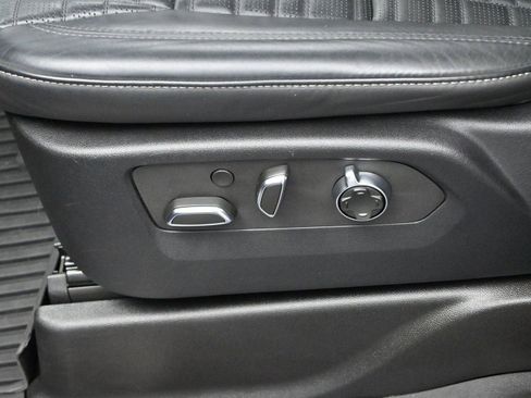 Used 2023 Cadillac Escalade V image 17