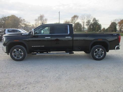 New 2026 GMC Sierra 3500 SLT w/ SLT Premium Package AWD/4WD image 9