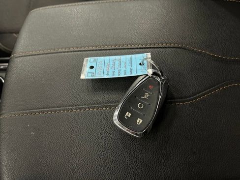 Used 2020 Chevrolet Traverse LT w/ Driver Confidence II Package image 30