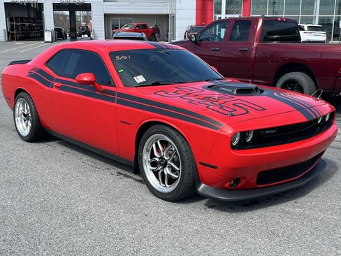 Used 2020 Dodge Challenger R/T w/ Plus Package image 1