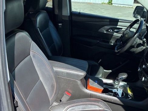 Used 2021 Chevrolet Traverse LT w/ LT Premium Package AWD/4WD image 7
