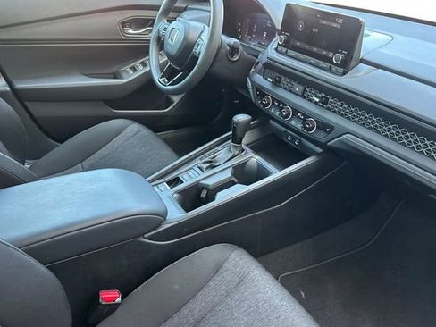 Certified 2025 Honda Accord SE image 17