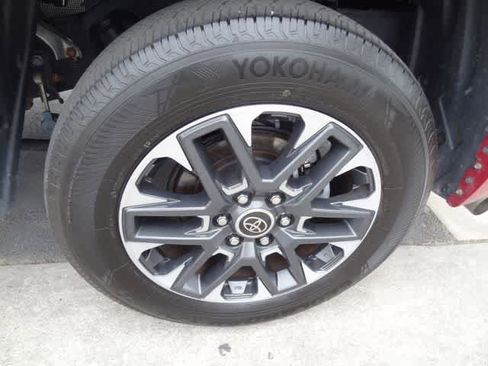 Used 2022 Toyota Tundra Limited AWD/4WD image 22