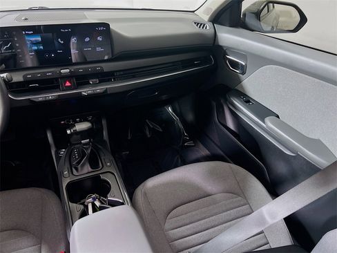 Used 2025 Kia K4 EX image 21
