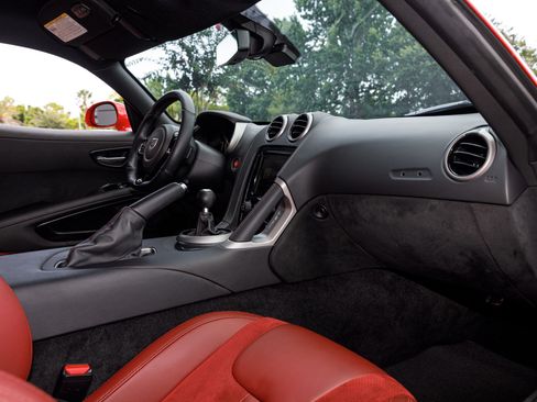 Used 2017 Dodge Viper GTC RWD image 13