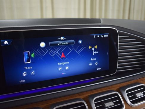 Used 2025 Mercedes-Benz GLS 450 4MATIC image 32