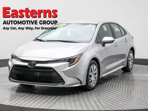 Used 2023 Toyota Corolla LE image 1