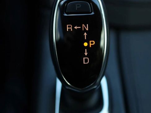 Used 2017 Cadillac XT5 Luxury w/ Driver Awareness Package image 23