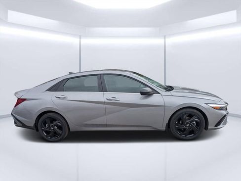 New 2026 Hyundai Elantra SEL Sport Premium FWD image 2
