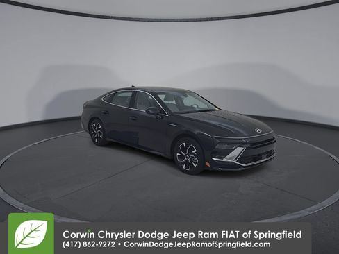 Used 2025 Hyundai Sonata SEL image 3