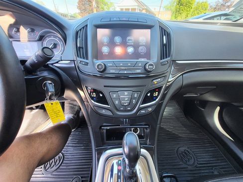 Used 2017 Buick Regal Sport Touring FWD image 10