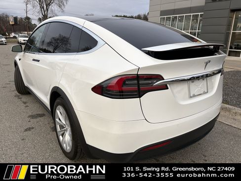 Used 2021 Tesla Model X Long Range image 3