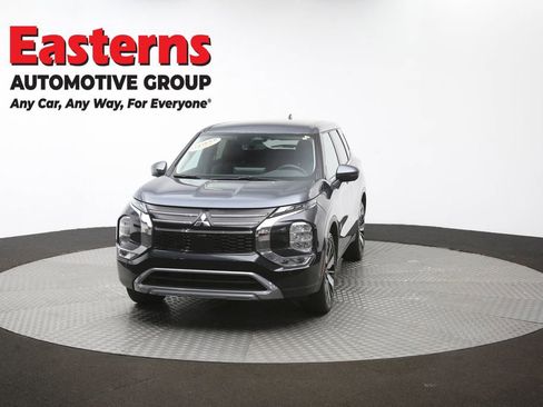 Used 2025 Mitsubishi Outlander SE FWD image 54