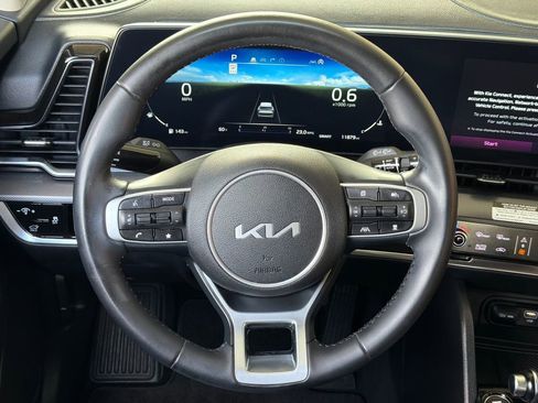 Used 2023 Kia Sportage SX image 4