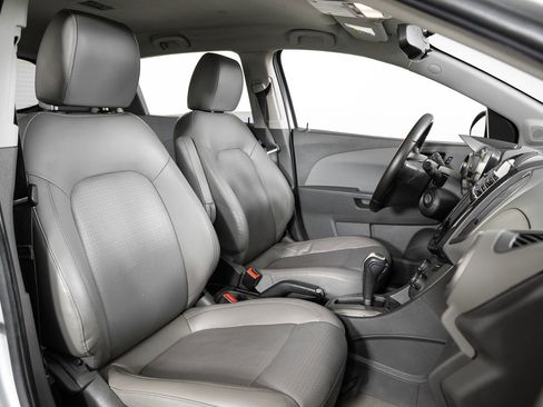 Used 2015 Chevrolet Sonic LTZ image 27