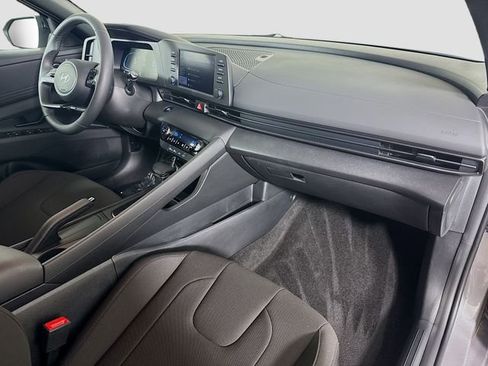 Certified 2025 Hyundai Elantra Sport FWD image 30