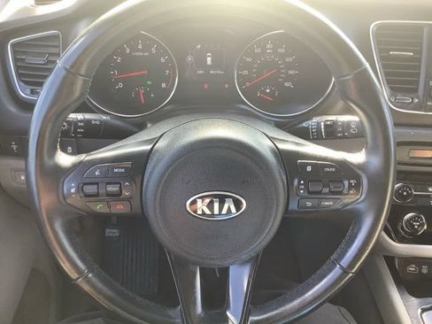 Used 2018 Kia Sedona LX w/ LX Essentials Premium Package FWD image 20