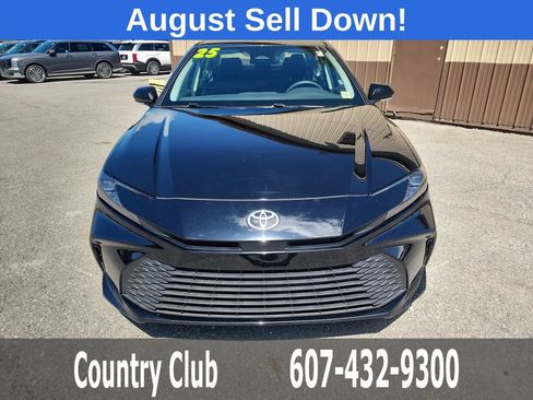 Used 2025 Toyota Camry LE FWD image 3