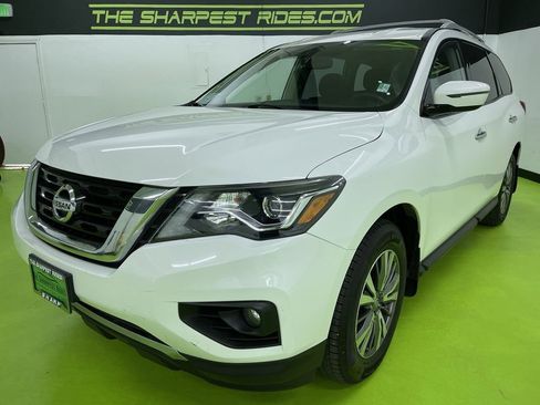 Used 2018 Nissan Pathfinder SV image 5