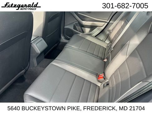 Used 2024 Volkswagen Jetta SE image 10