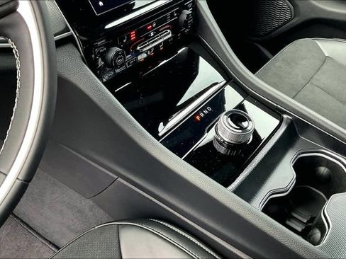 New 2025 Jeep Grand Cherokee L Altitude image 8