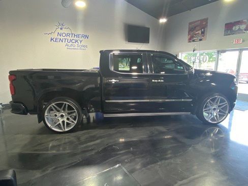 Used 2019 Chevrolet Silverado 1500 High Country AWD/4WD image 2