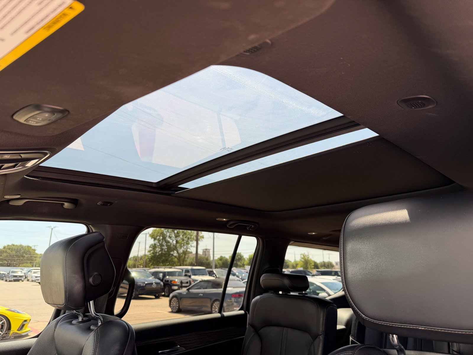 Used 2022 Jeep Wagoneer Series III w/ Premium Group I AWD/4WD image 29