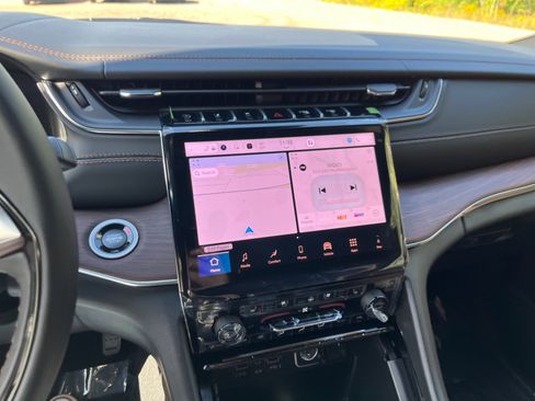 New 2025 Jeep Grand Cherokee Summit image 52