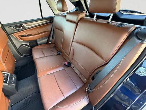 Used 2018 Subaru Outback 3.6R Touring image 13