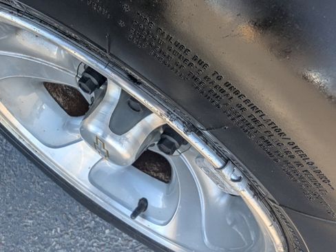 Used 2001 Chevrolet S10 Pickup LS w/ Preferred Equipment Group image 10