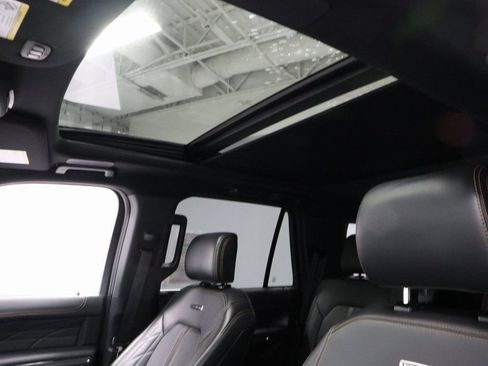 Certified 2022 Ford Expedition Platinum image 35