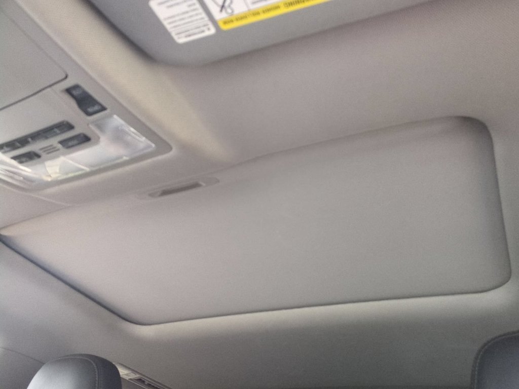 Used 2014 Toyota Highlander Limited AWD/4WD image 22